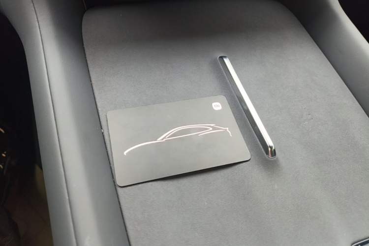 Used Xiaomi Auto YU7 2025 Ultra-Long Range High-Performance All-Wheel-Drive Max Edition Vehicle Key