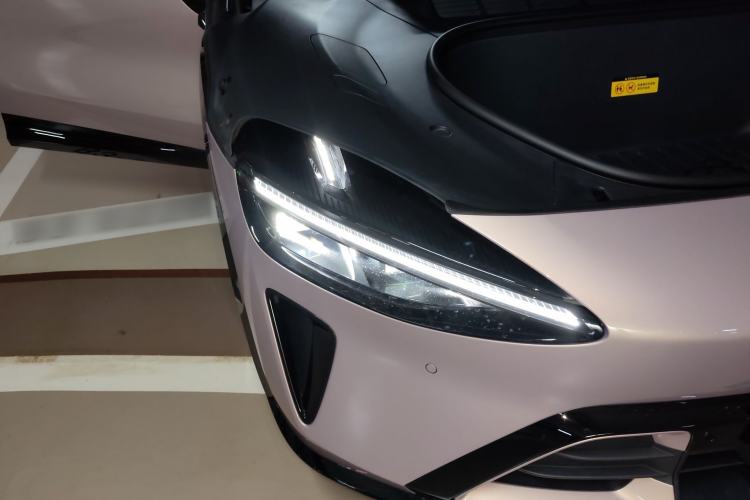 Used Xiaomi Auto YU7 2025 Ultra-Long Range All-Wheel Drive Pro Version Right Front Headlight