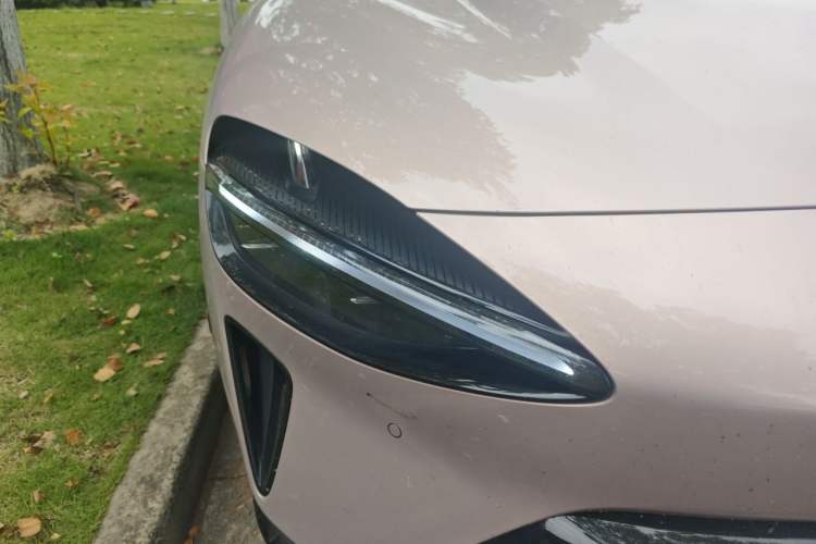 Used Xiaomi Auto YU7 2025 Ultra-Long Range High-Performance All-Wheel-Drive Max Edition Right Front Headlight
