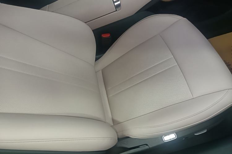 Used Xiaomi Auto YU7 2025 Ultra-Long Range All-Wheel Drive Pro Version Right Front Seat