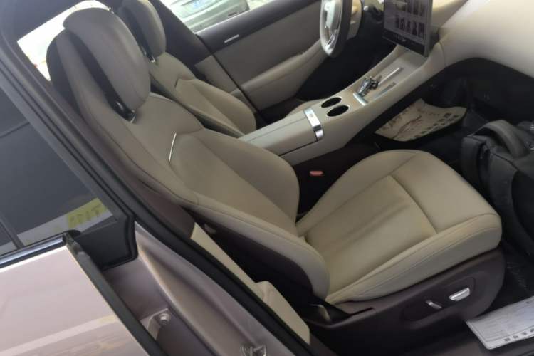 Used Xiaomi Auto YU7 2025 Ultra-Long Range Rear-Wheel Drive Version Right Front Seat