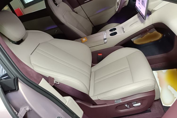 Used Xiaomi Auto YU7 2025 Ultra-Long Range High-Performance All-Wheel-Drive Max Edition Right Front Seat