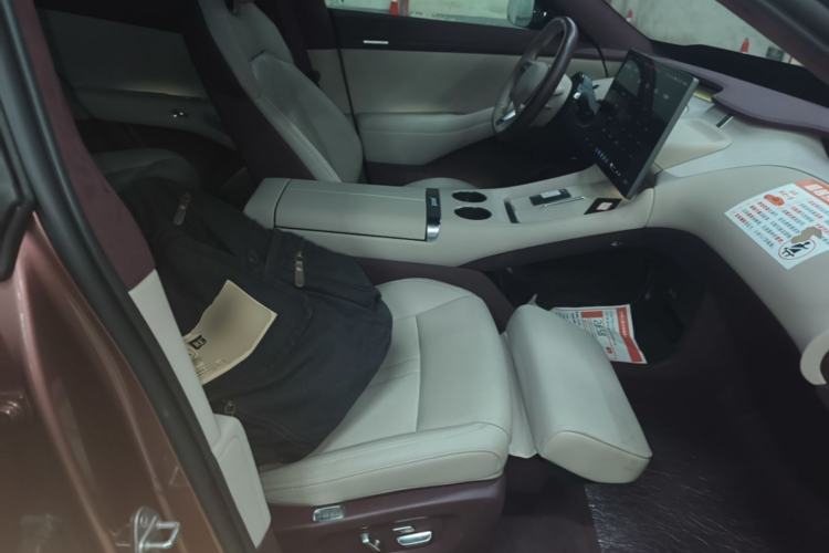 Used Xiaomi Auto YU7 2025 Ultra-Long Range High-Performance All-Wheel-Drive Max Edition Right Front Seat