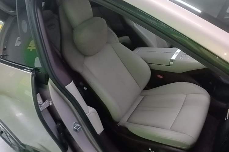 Used Xiaomi Auto YU7 2025 Ultra-Long Range Rear-Wheel Drive Version Right Front Seat