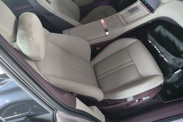 Used Xiaomi Auto YU7 2025 Ultra-Long Range All-Wheel Drive Pro Version Right Front Seat