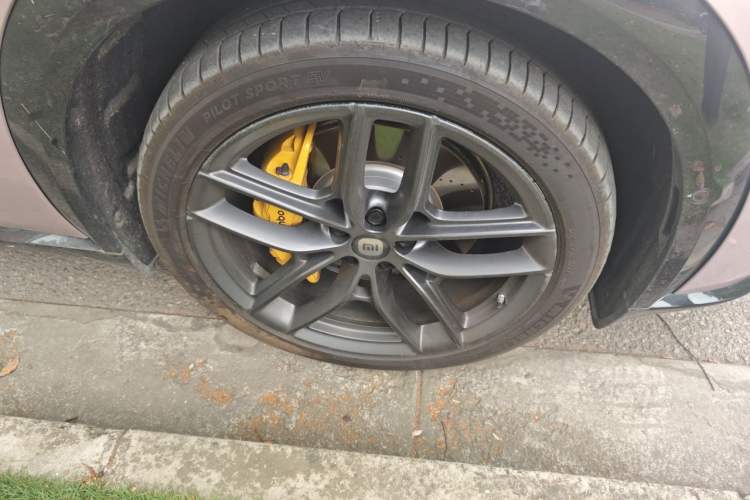Used Xiaomi Auto YU7 2025 Ultra-Long Range High-Performance All-Wheel-Drive Max Edition Right Front Wheel Hub