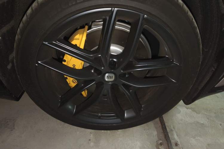 Used Xiaomi Auto YU7 2025 Ultra-Long Range High-Performance All-Wheel-Drive Max Edition Right Front Wheel Hub