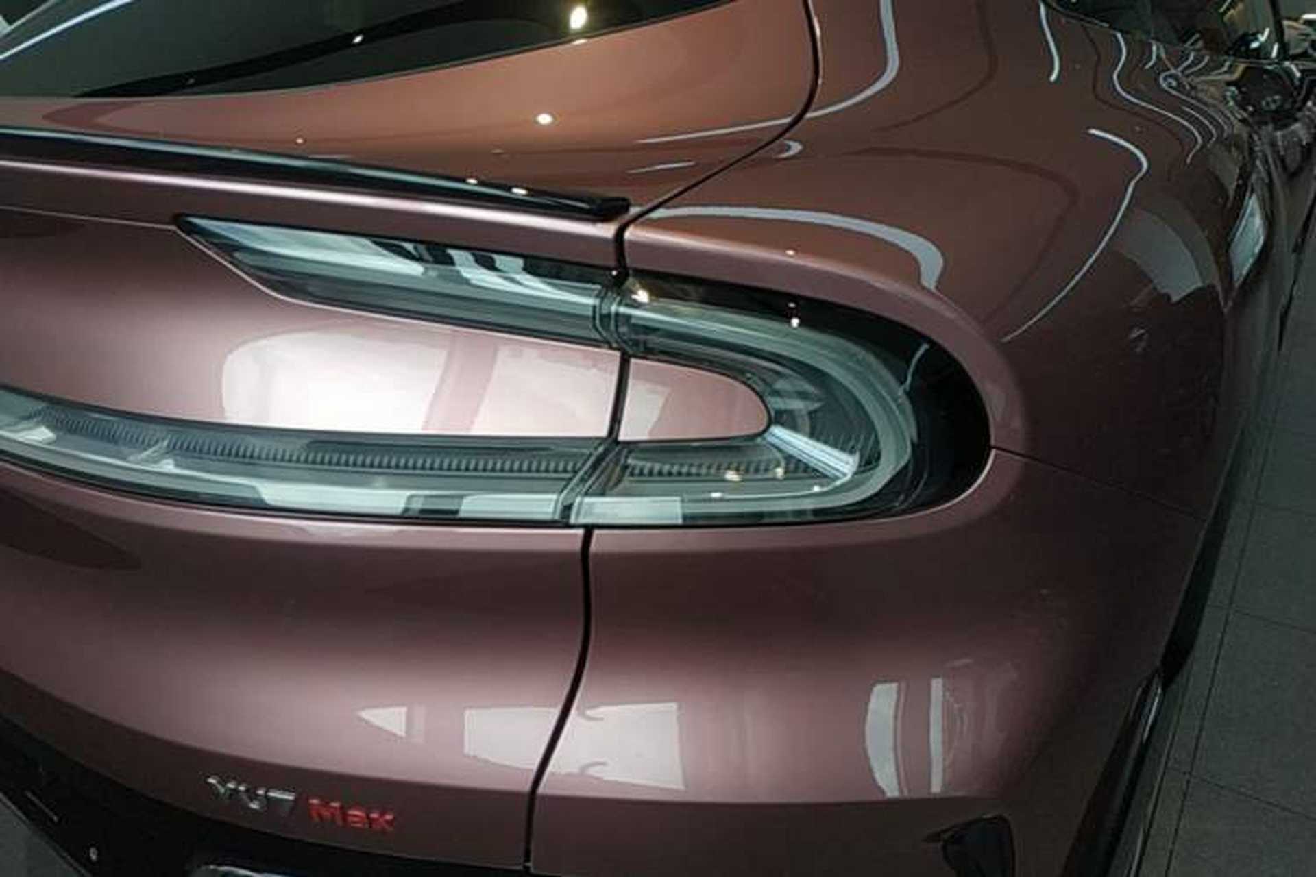 Used Xiaomi Auto YU7 2025 Ultra-Long Range High-Performance All-Wheel-Drive Max Edition Right Rear Taillight