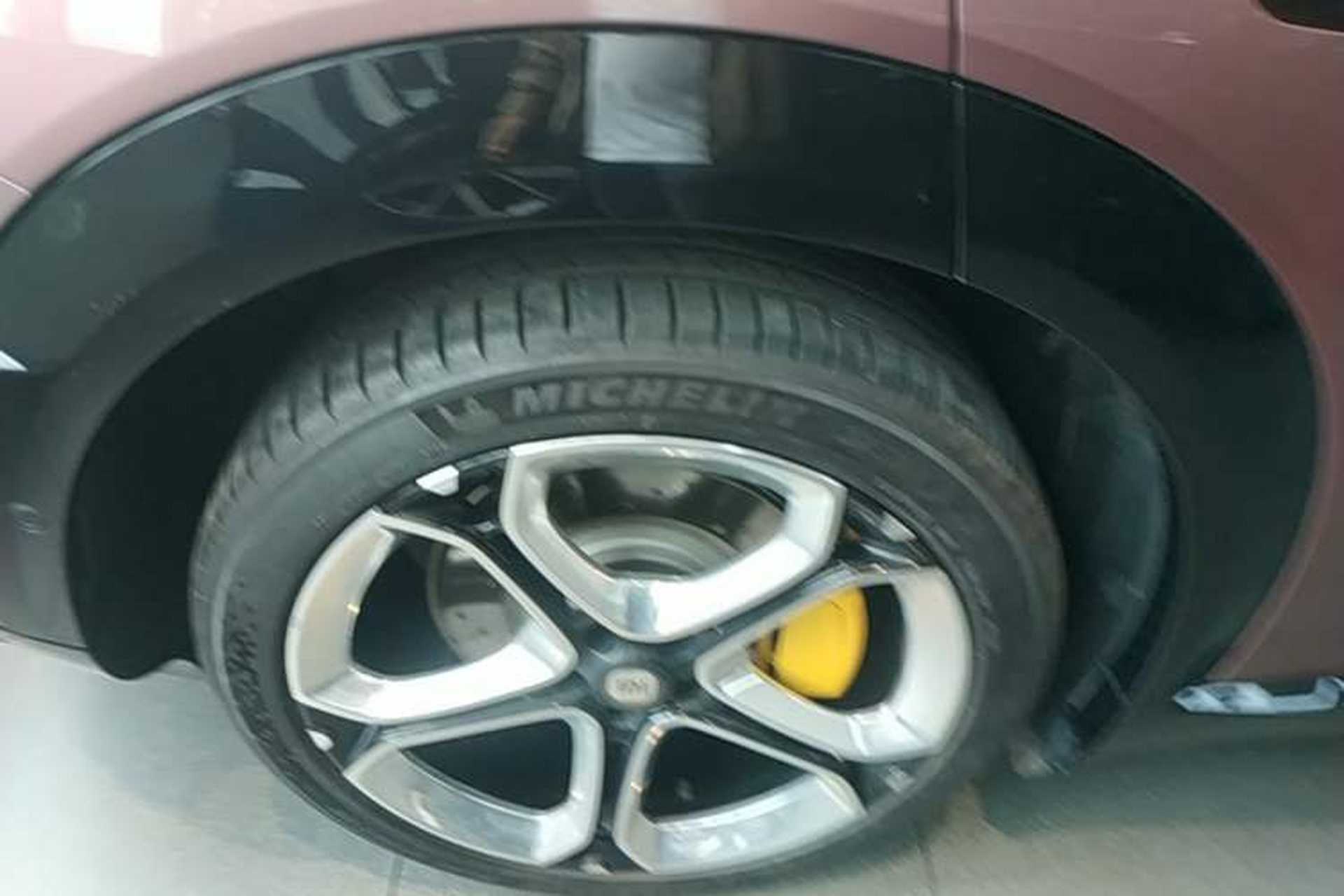 Used Xiaomi Auto YU7 2025 Ultra-Long Range High-Performance All-Wheel-Drive Max Edition Right Rear Wheel Hub
