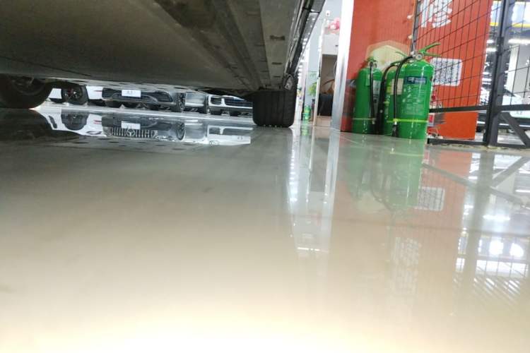 Used Xiaomi Auto YU7 2025 Ultra-Long Range Rear-Wheel Drive Version Right Side Sill