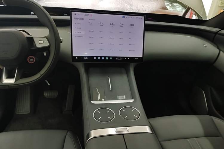 Used Xiaomi Auto YU7 2025 Ultra-Long Range Rear-Wheel Drive Version Audio And AC Panel