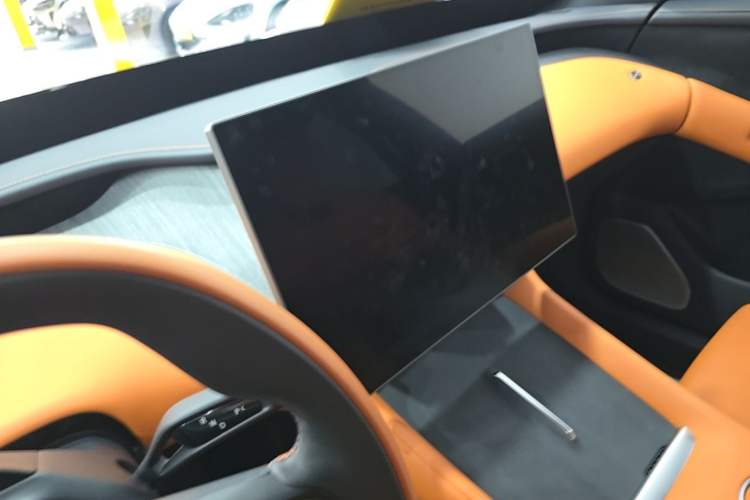 Used Xiaomi Auto YU7 2025 Ultra-Long Range Rear-Wheel Drive Version Audio And AC Panel