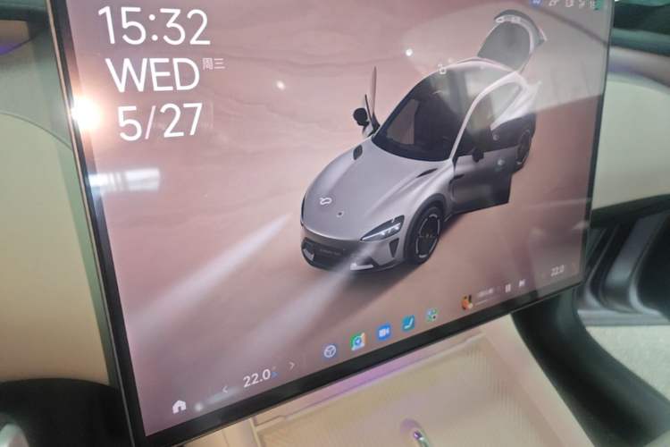 Used Xiaomi Auto YU7 2025 Ultra-Long Range Rear-Wheel Drive Version Audio And AC Panel