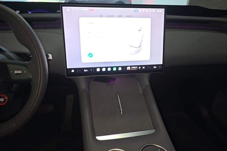 Used Xiaomi Auto YU7 2025 Ultra-Long Range High-Performance All-Wheel-Drive Max Edition Audio And AC Panel