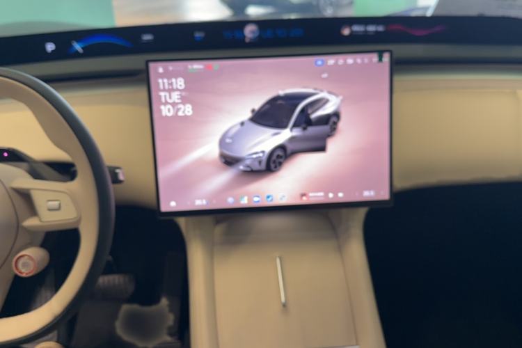 Used Xiaomi Auto YU7 2025 Ultra-Long Range Rear-Wheel Drive Version Audio And AC Panel