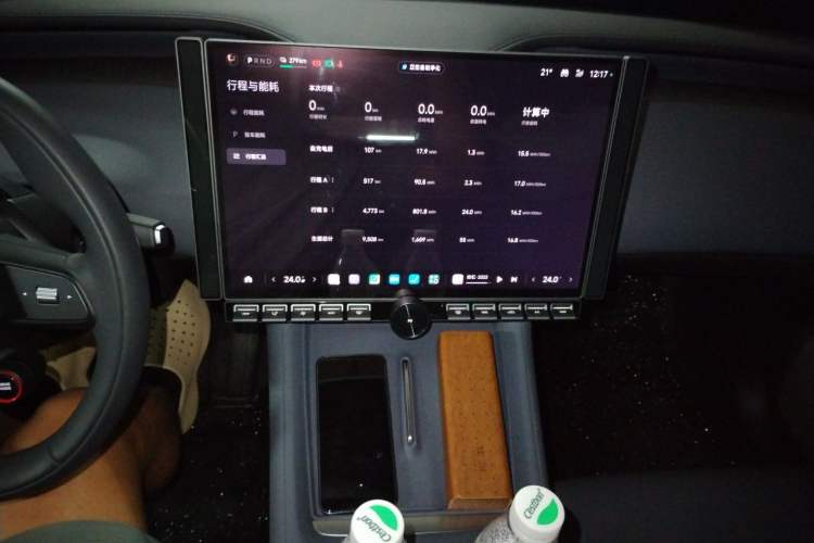 Used Xiaomi Auto YU7 2025 Ultra-Long Range Rear-Wheel Drive Version Audio And AC Panel