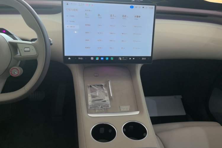 Used Xiaomi Auto YU7 2025 Ultra-Long Range Rear-Wheel Drive Version Audio And AC Panel