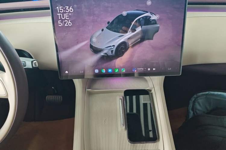 Used Xiaomi Auto YU7 2025 Ultra-Long Range Rear-Wheel Drive Version Audio And AC Panel