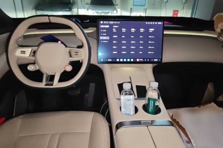 Used Xiaomi Auto YU7 2025 Ultra-Long Range Rear-Wheel Drive Version Center Console