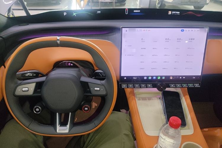 Used Xiaomi Auto YU7 2025 Ultra-Long Range High-Performance All-Wheel-Drive Max Edition Center Console