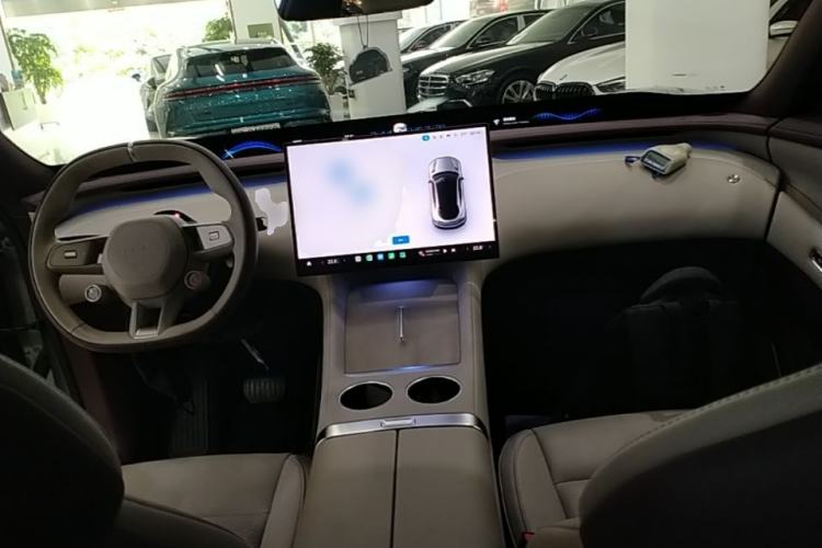 Used Xiaomi Auto YU7 2025 Ultra-Long Range Rear-Wheel Drive Version Center Console