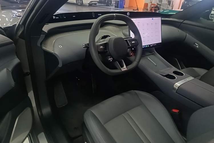 Used Xiaomi Auto YU7 2025 Ultra-Long Range All-Wheel Drive Pro Version Center Console