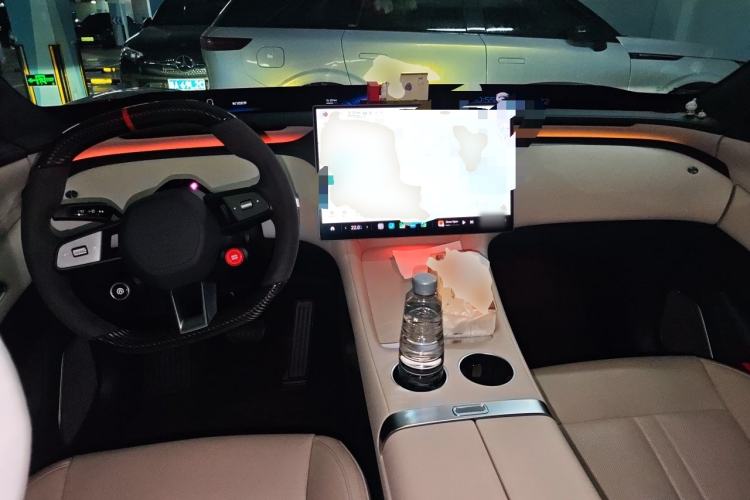 Used Xiaomi Auto YU7 2025 Ultra-Long Range High-Performance All-Wheel-Drive Max Edition Center Console