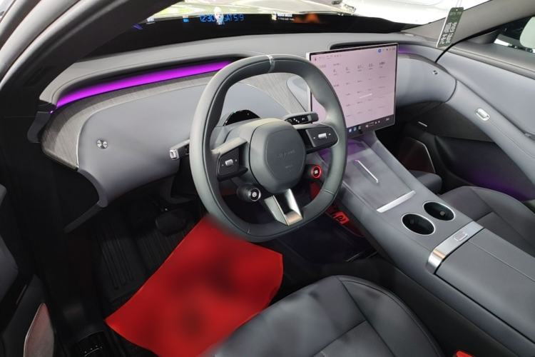 Used Xiaomi Auto YU7 2025 Ultra-Long Range All-Wheel Drive Pro Version Center Console