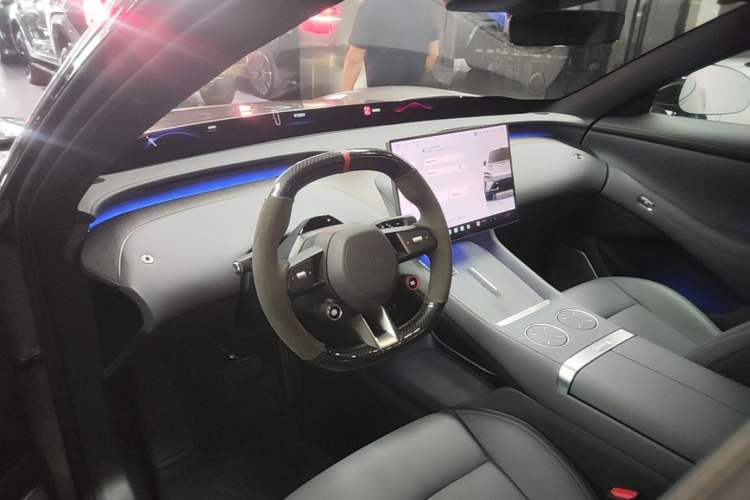 Used Xiaomi Auto YU7 2025 Ultra-Long Range Rear-Wheel Drive Version Center Console