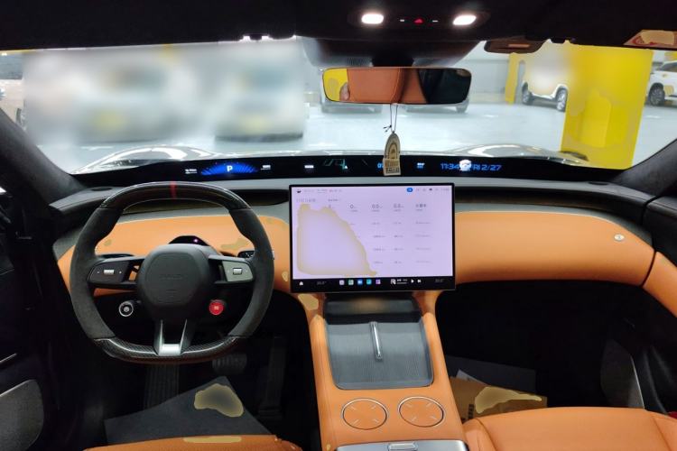 Used Xiaomi Auto YU7 2025 Ultra-Long Range High-Performance All-Wheel-Drive Max Edition Center Console