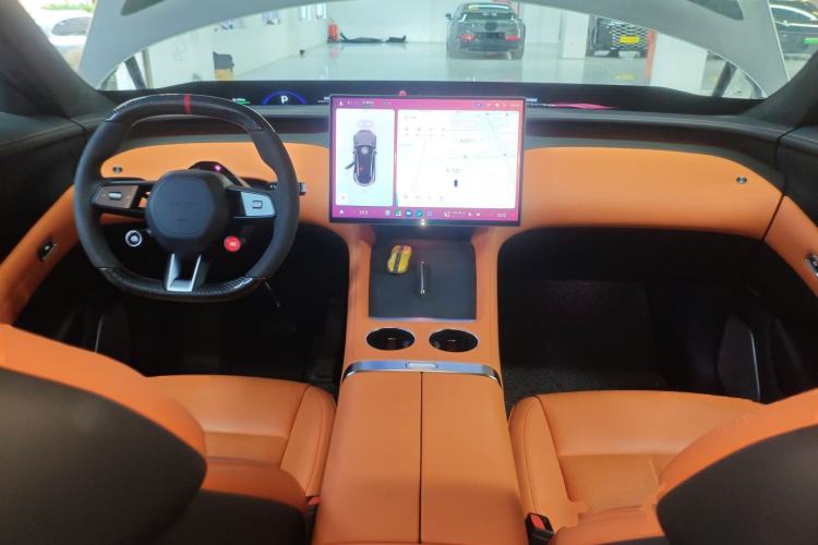 Used Xiaomi Auto YU7 2025 Ultra-Long Range High-Performance All-Wheel-Drive Max Edition Center Console