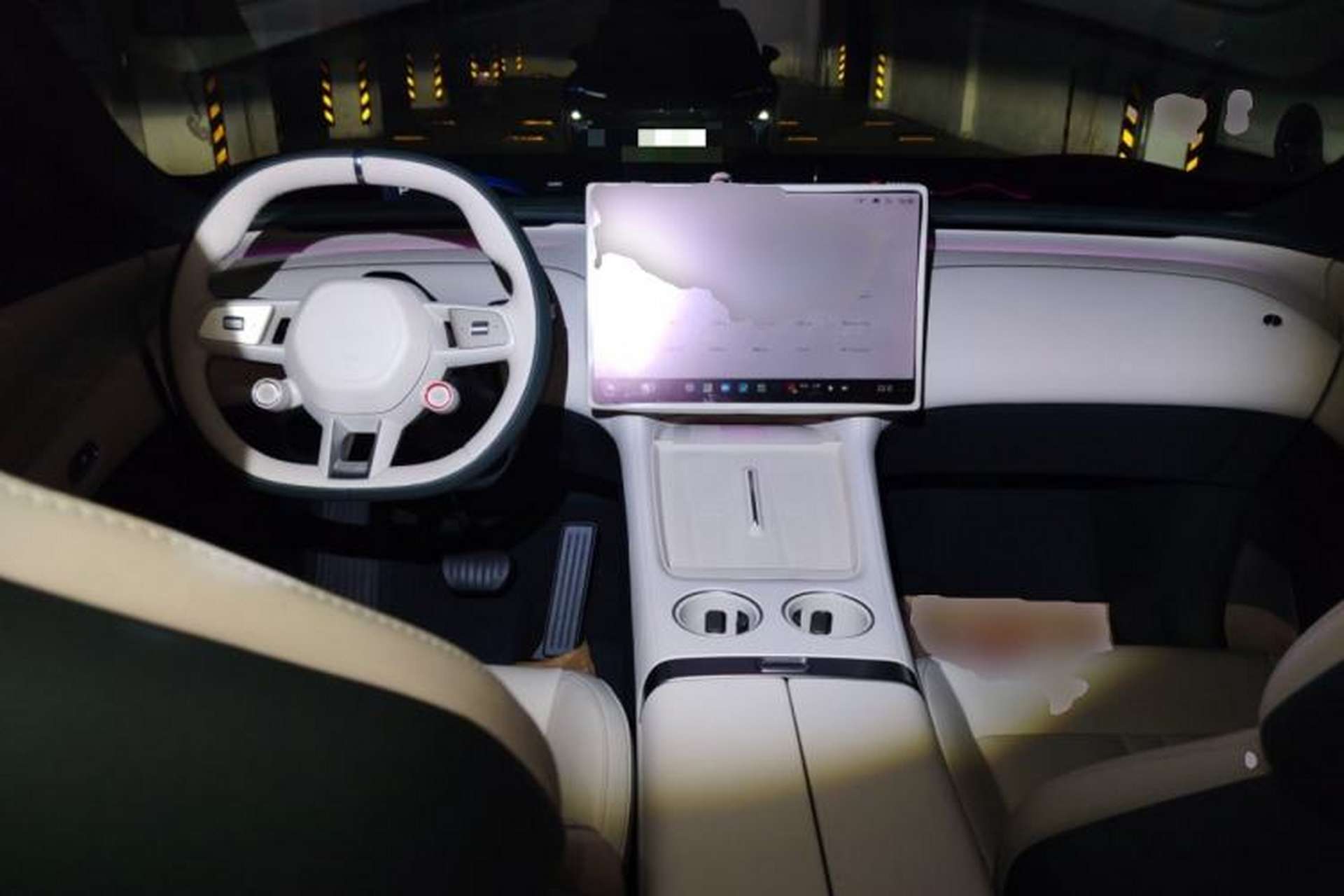 Used Xiaomi Auto YU7 2025 Ultra-Long Range Rear-Wheel Drive Version Center Console