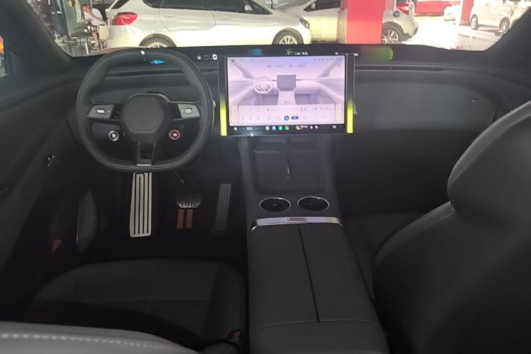 Used Xiaomi Auto YU7 2025 Ultra-Long Range Rear-Wheel Drive Version Center Console