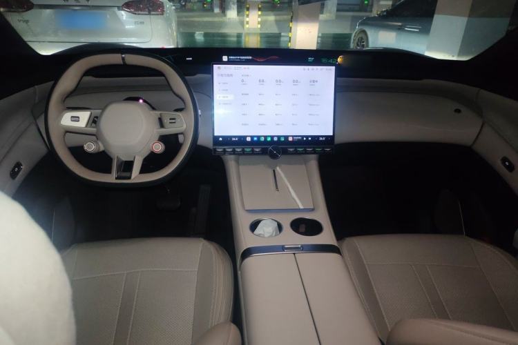 Used Xiaomi Auto YU7 2025 Ultra-Long Range Rear-Wheel Drive Version Center Console