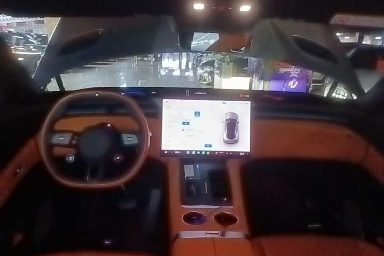 Used Xiaomi Auto YU7 2025 Ultra-Long Range Rear-Wheel Drive Version Center Console