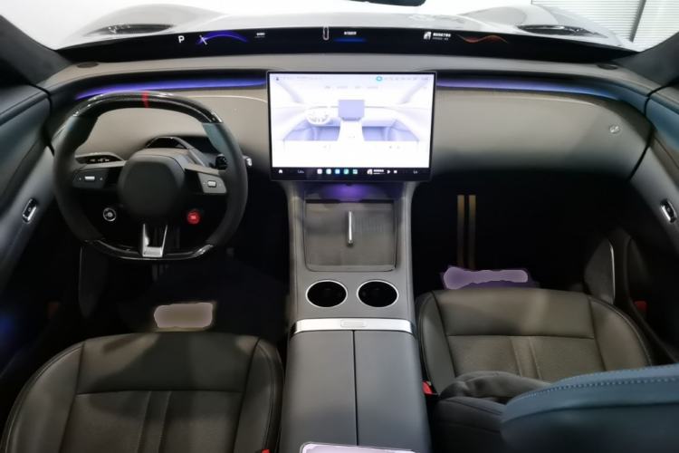 Used Xiaomi Auto YU7 2025 Ultra-Long Range High-Performance All-Wheel-Drive Max Edition Center Console