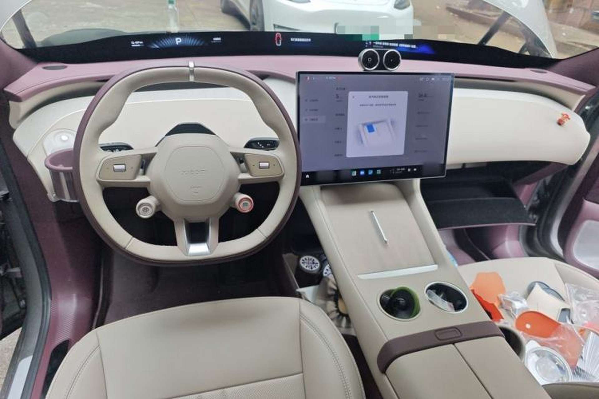Used Xiaomi Auto YU7 2025 Ultra-Long Range Rear-Wheel Drive Version Center Console