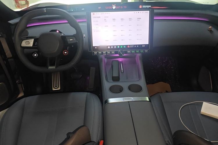 Used Xiaomi Auto YU7 2025 Ultra-Long Range Rear-Wheel Drive Version Center Console