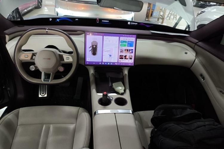 Used Xiaomi Auto YU7 2025 Ultra-Long Range Rear-Wheel Drive Version Center Console