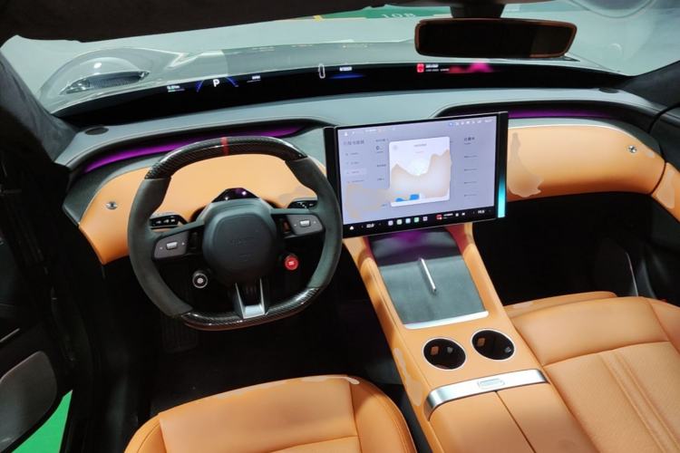 Used Xiaomi Auto YU7 2025 Ultra-Long Range High-Performance All-Wheel-Drive Max Edition Center Console
