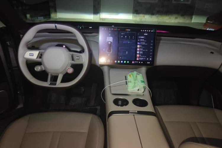 Used Xiaomi Auto YU7 2025 Ultra-Long Range All-Wheel Drive Pro Version Center Console