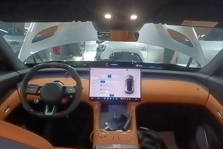 Used Xiaomi Auto YU7 2025 Ultra-Long Range High-Performance All-Wheel-Drive Max Edition Center Console