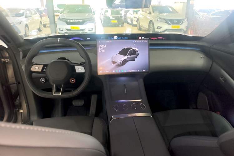 Used Xiaomi Auto YU7 2025 Ultra-Long Range High-Performance All-Wheel-Drive Max Edition Center Console