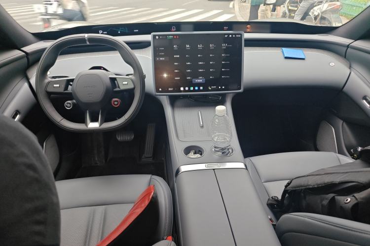 Used Xiaomi Auto YU7 2025 Ultra-Long Range All-Wheel Drive Pro Version Center Console