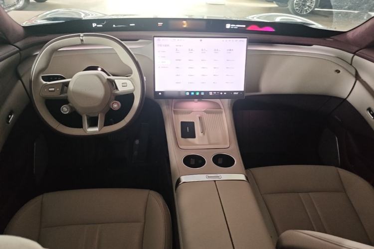 Used Xiaomi Auto YU7 2025 Ultra-Long Range High-Performance All-Wheel-Drive Max Edition Center Console