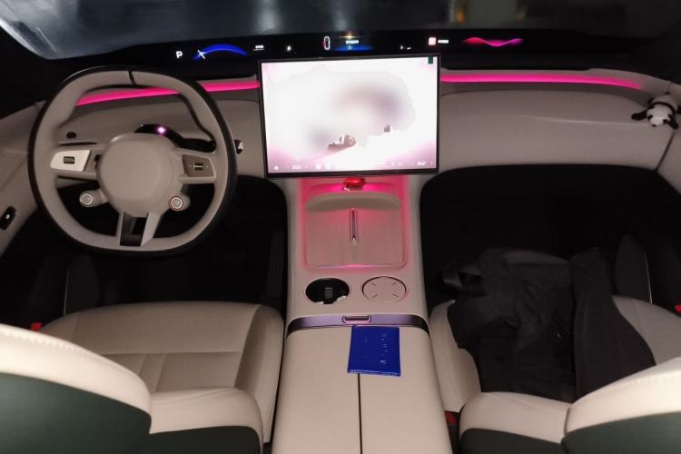 Used Xiaomi Auto YU7 2025 Ultra-Long Range High-Performance All-Wheel-Drive Max Edition Center Console
