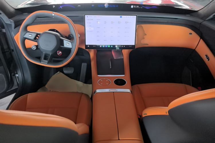 Used Xiaomi Auto YU7 2025 Ultra-Long Range High-Performance All-Wheel-Drive Max Edition Center Console