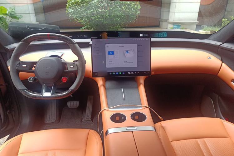 Used Xiaomi Auto YU7 2025 Ultra-Long Range High-Performance All-Wheel-Drive Max Edition Center Console