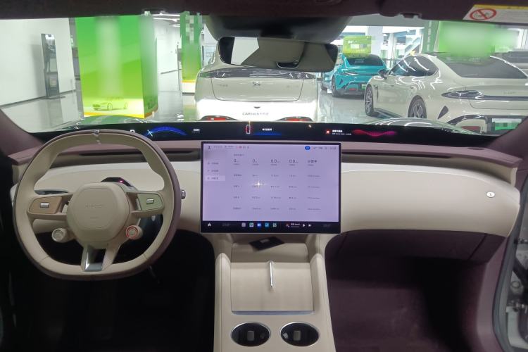 Used Xiaomi Auto YU7 2025 Ultra-Long Range Rear-Wheel Drive Version Center Console