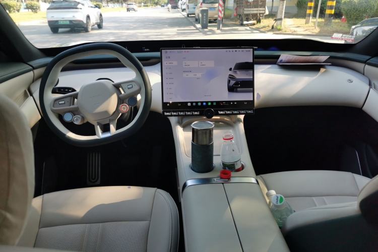 Used Xiaomi Auto YU7 2025 Ultra-Long Range All-Wheel Drive Pro Version Center Console